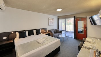 Deluxe Spa Suite