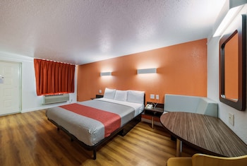 Standard Room, 1 King Bed, Smoking