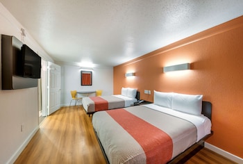 Standard Room, 2 Double Beds, Accessible, Non Smoking