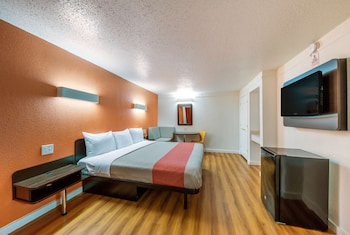 Standard Room, 1 King Bed, Accessible, Non Smoking