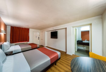 Standard Room, 2 Double Beds, Non Smoking