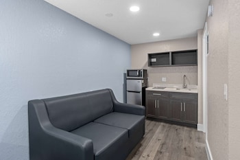 Studio Suite, 1 King Bed, Non Smoking