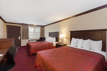 Deluxe Room, 2 Queen Beds, Non Smoking