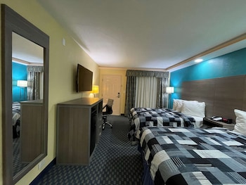 Standard Room, 2 Double Beds, Accessible, Refrigerator & Microwave (Refrigerator & Microwave)