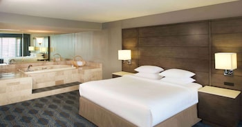 Suite, 1 King Bed, Jetted Tub