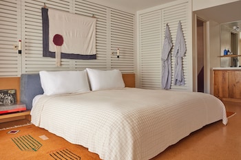 Superior Room, 1 King Bed (Standard King)