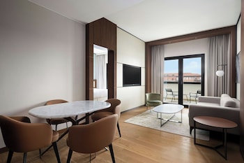 Suite, 1 Bedroom, City View