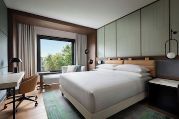 Superior Room, 1 King Bed