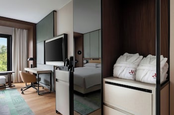 Executive Room, 1 King Bed