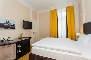Economy Double Room, 1 Queen Bed, Balcony