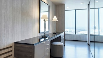 Club Twin Room, Non Smoking (Premier)