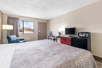 Standard Room, 1 King Bed, Non Smoking