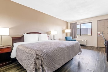 Standard Room, 1 King Bed, Non Smoking