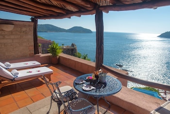 Oceanfront Terrace Suite