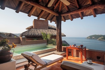 Oceanfront Master Pool Suite