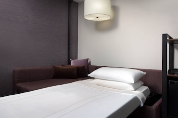 Room, 1 King Bed (Mobility Accessible, Tub)