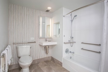 Room, 2 Double Beds, Bathtub Grab Bars, Ocean View (Mobility Accessible)