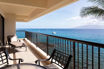 Moana Oceanfront 1 Bedroom Suite King
