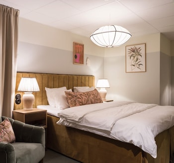 Superior Double Room (Atrium)