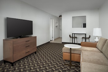 Suite, 1 Bedroom (Hearing Accessible)