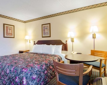 Standard Room, 1 King Bed, Smoking