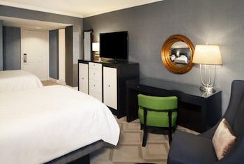 Deluxe Double Room, 2 Double Beds, Roll-in Shower