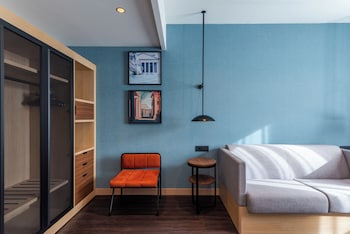 Junior Suite, 1 King Bed with Sofa bed