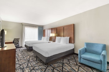 Business Room, 2 Queen Beds, Non Smoking, Refrigerator & Microwave (Oversized Room)