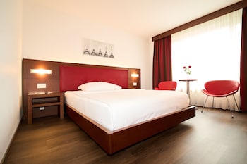 Standard Double Room, 1 Queen Bed