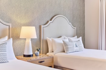 Room, 2 Queen Beds (Golf View)