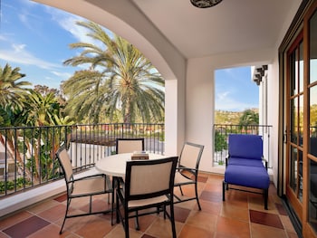 Premier Villa, 1 King Bed (Studio)