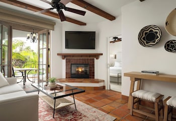 Premier Villa, 1 King Bed (Petite Suite)