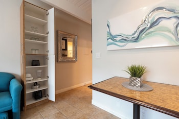 Standard Studio, 1 Queen Bed