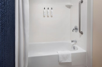 Room, 2 Queen Beds, Hearing Accessible