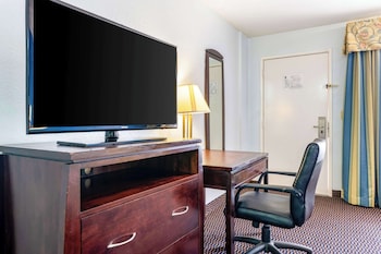 Suite, 1 King Bed, Non Smoking