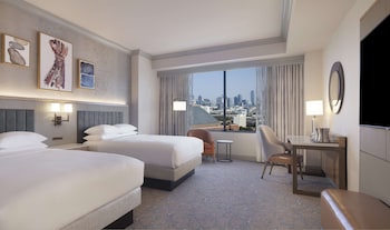 Room, 2 Queen Beds, Accessible, Tower (Mobility, Bathtub)