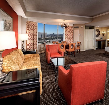 Deluxe Room (Parlor)