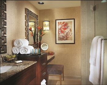 Deluxe Room (Parlor)