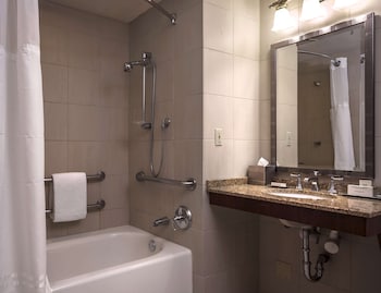 Room, 2 Queen Beds, Accessible, Bathtub (Mobility)