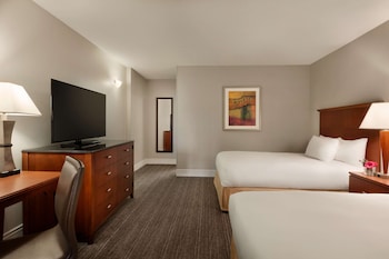 Suite (2 Double & 1 Sofa bed)