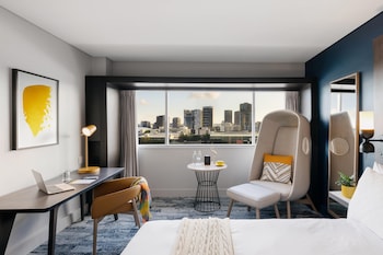 Standard Room, 1 Queen Bed, River View