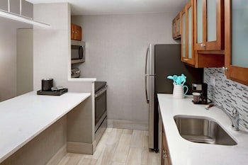 Suite, 1 King Bed, Non Smoking, Kitchen
