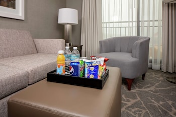 Premium Suite, 1 King Bed, Accessible, Non Smoking (Roll-in Shower)