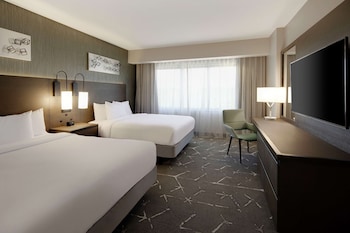 Suite, 2 Queen Beds, Accessible, Bathtub
