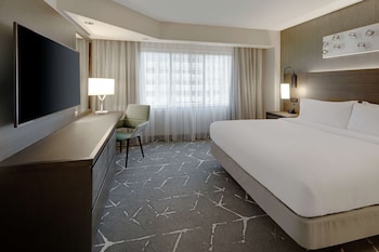 Suite, 1 King Bed, Accessible (Hearing)