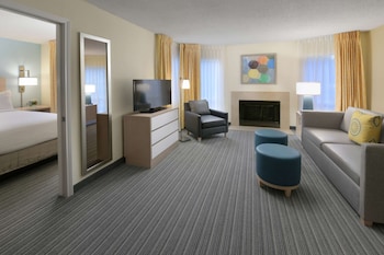 Suite, 2 Bedrooms, Fireplace (2 Kings)