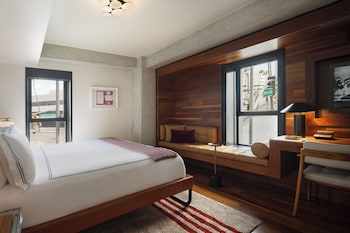 Club Room, 1 Queen Bed (Queen of The Club)