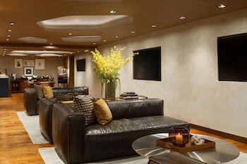 Club Room, 1 King Bed (King of The Club)