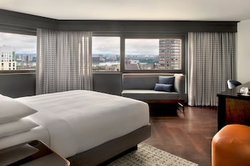 Room, 1 King Bed, Corner