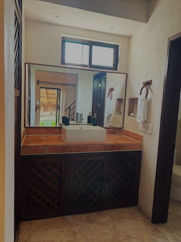 Poolside Suite